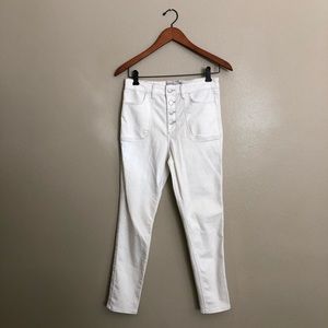 🌸A&F White High-Waisted Skinny Jeans